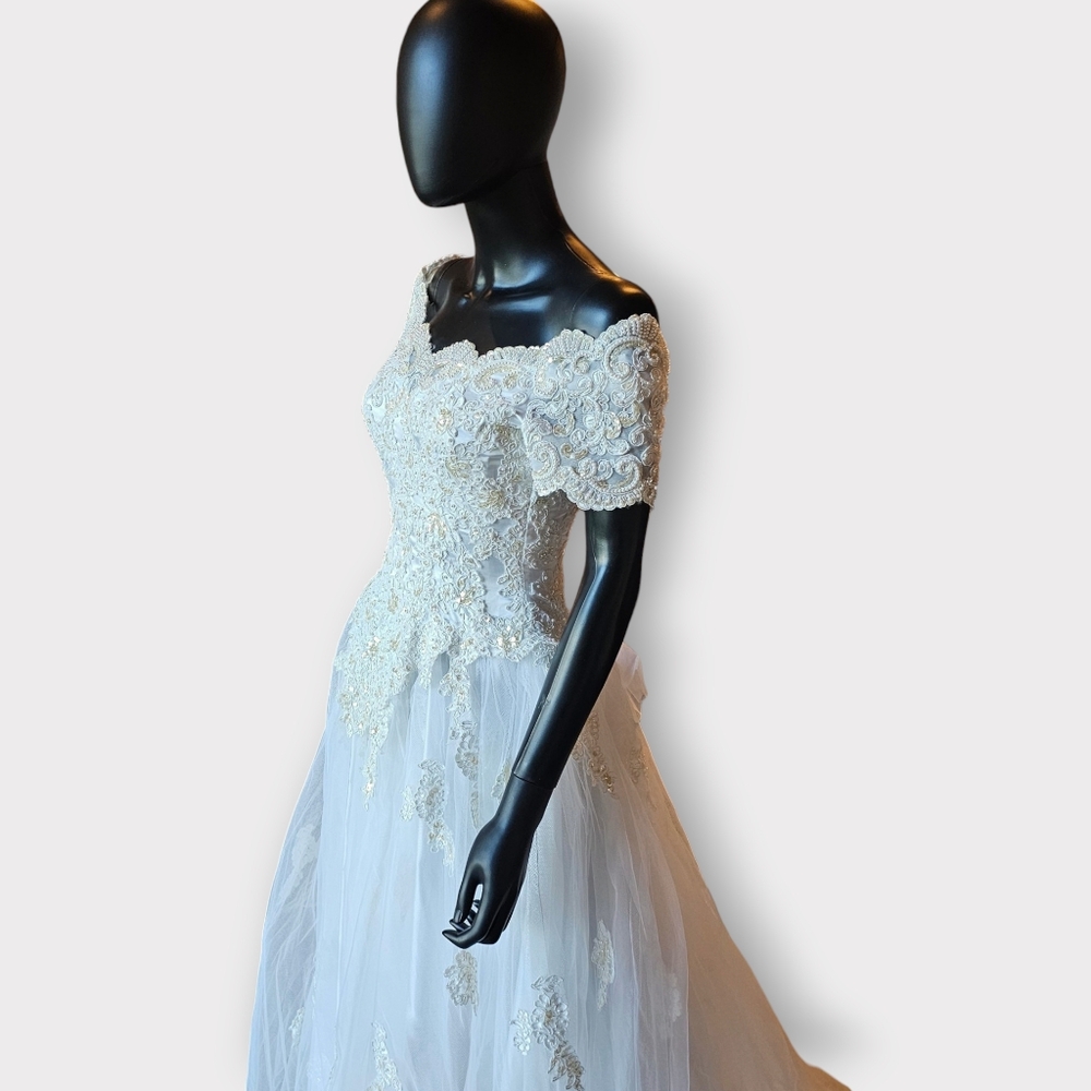 Vintage White Mon Cheri Ballgown Wedding Dress - Picture 2 of 15